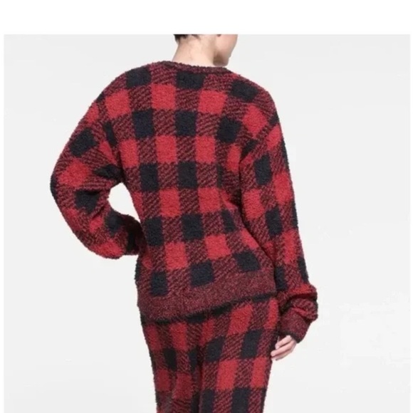 SKIMS Women's Red and Black Plaid Pajama Set - Picture 5 of 9
